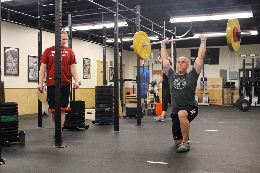 Tim overhead walking lunges